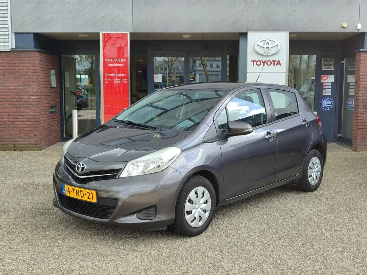 Toyota Yaris (2014) — foto 1