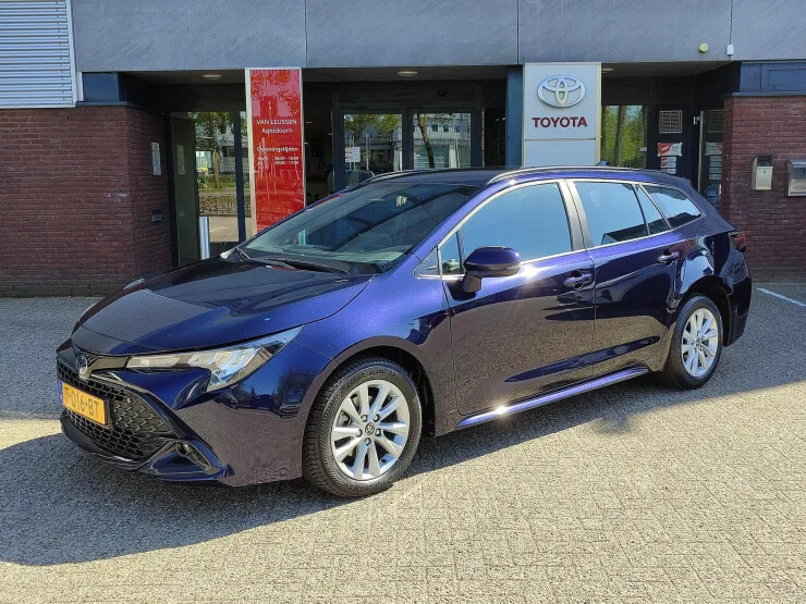 Toyota Corolla (2023) — foto 1