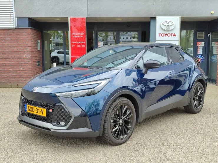 Toyota C hr (2024) — foto 1