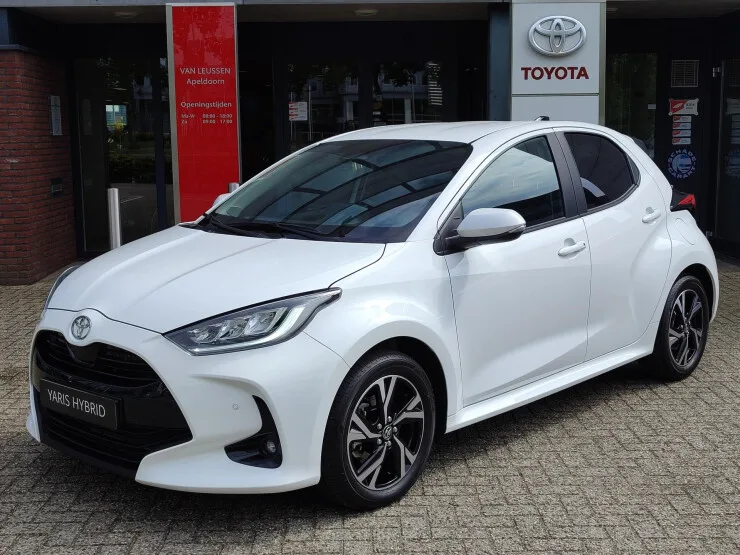 Toyota Yaris (2025) — foto 1