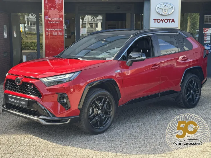 Toyota RAV4 (2024) — foto 1