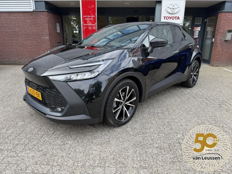 Toyota C hr (2024) — foto 1