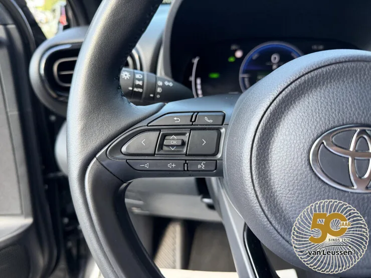 Toyota Yaris Cross (2025) — foto 1