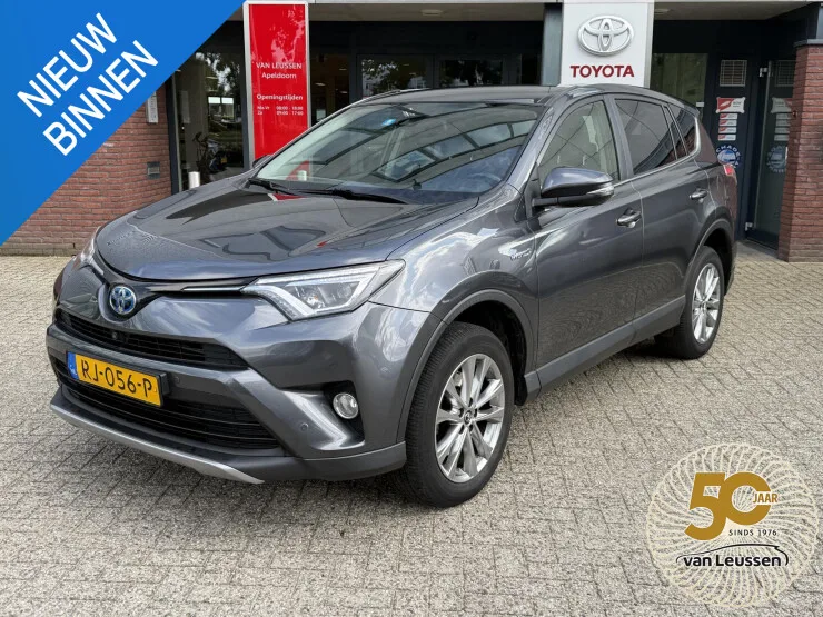 Toyota RAV4 (2017) — foto 1