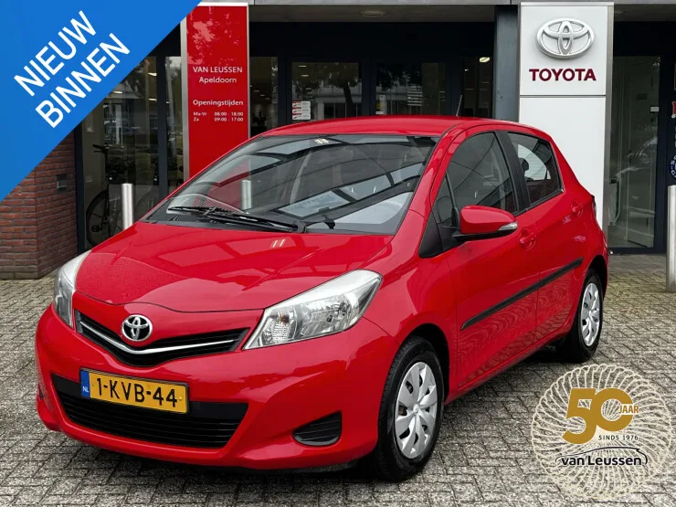 Toyota Yaris (2013) — foto 1