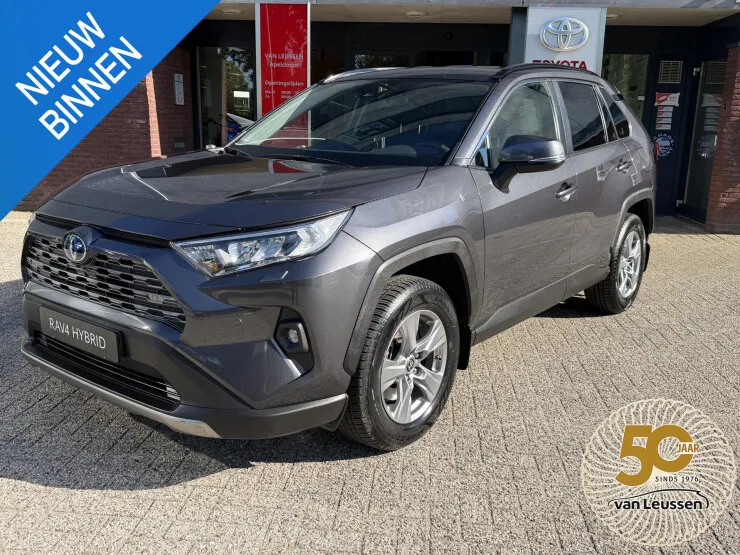 Toyota RAV4 (2024) — foto 1