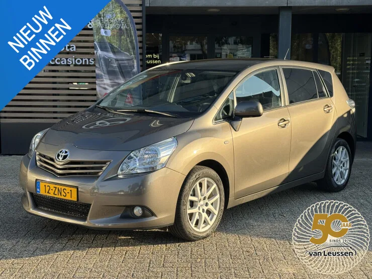 Toyota Verso (2013) — foto 1