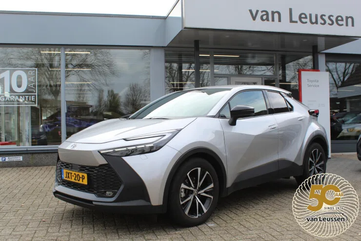 Toyota C hr (2024) — foto 1