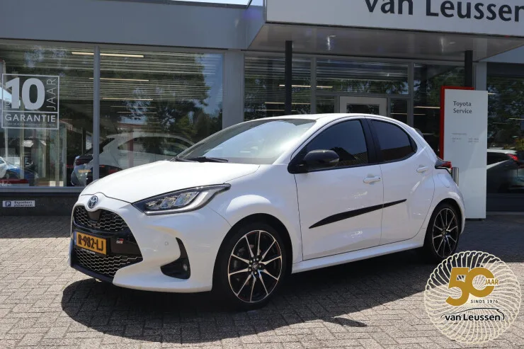 Toyota Yaris (2022) — foto 1