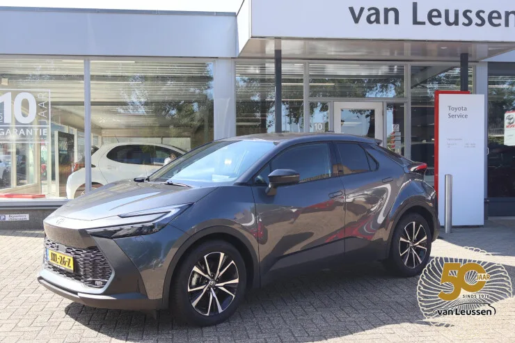 Toyota C hr (2024) — foto 1