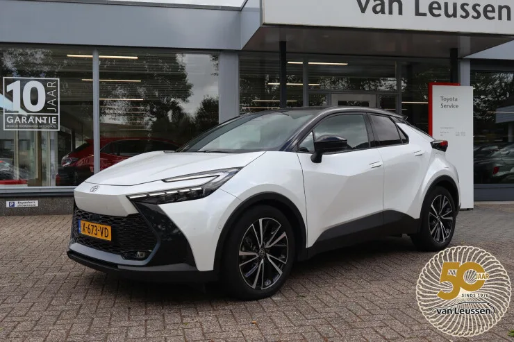 Toyota C hr (2024) — foto 1