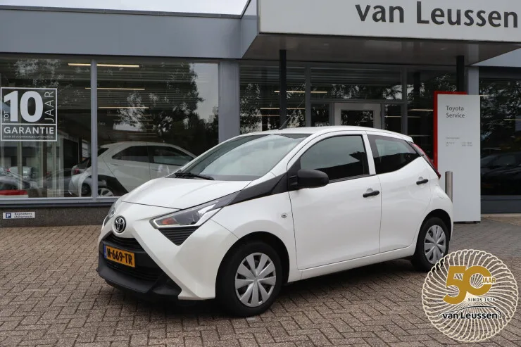 Toyota Aygo (2022) — foto 1