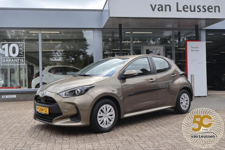 Toyota Yaris (2022) — foto 1