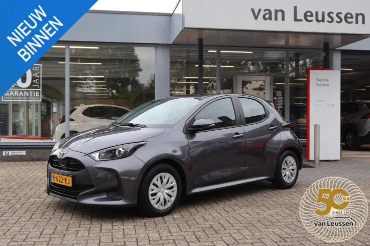 Toyota Yaris (2022) — foto 1