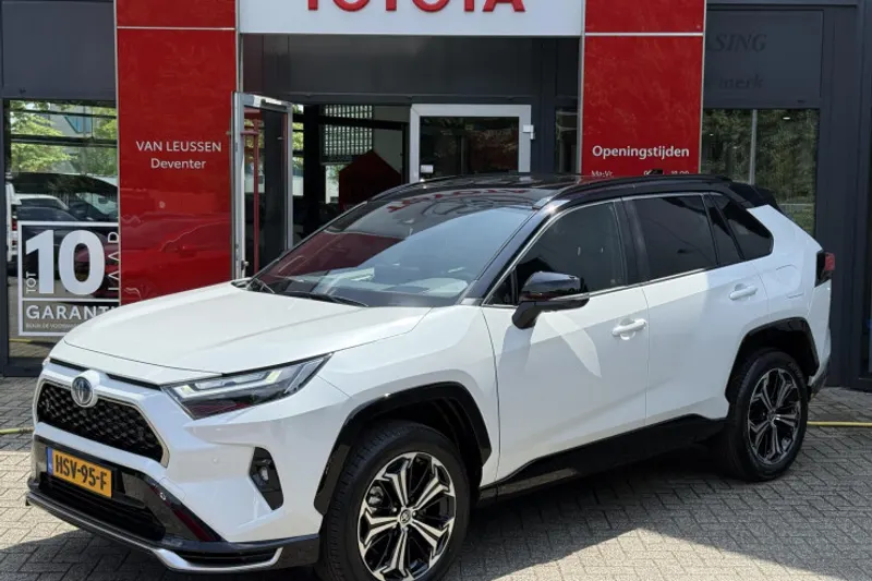 Toyota RAV4 (2025)