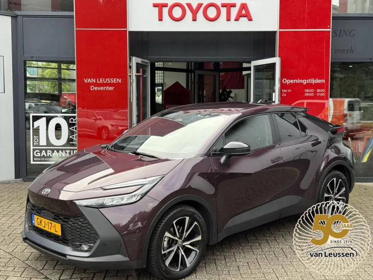 Toyota C hr (2024) — foto 1