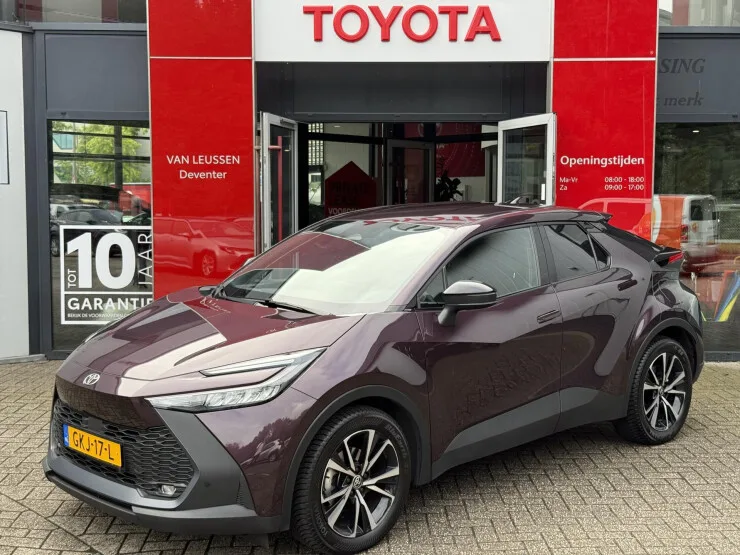 Toyota C hr (2024) — foto 1