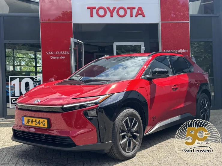 Toyota bZ4X (2026) — foto 1