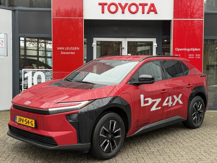 Toyota bZ4X (2026) — foto 1