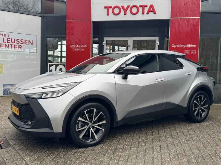 Toyota C hr (2025) — foto 1