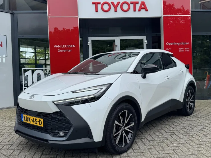 Toyota C hr (2024) — foto 1