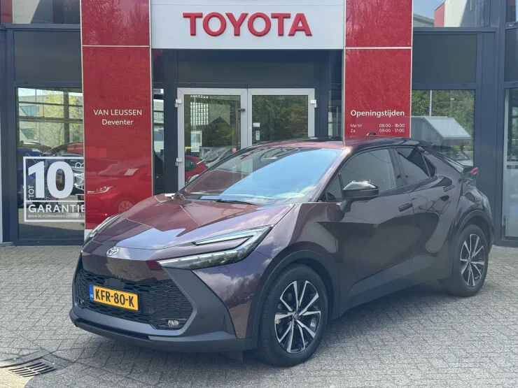 Toyota C hr (2024) — foto 1
