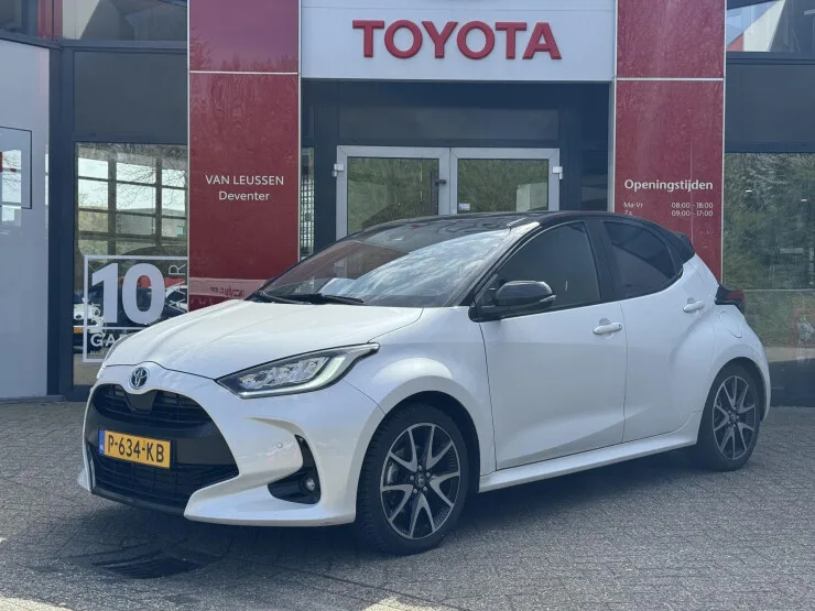 Toyota Yaris (2022) — foto 1