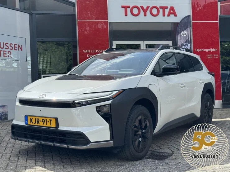 Toyota bZ4X (2026) — foto 1