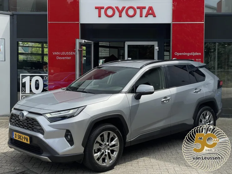 Toyota RAV4 (2023) — foto 1