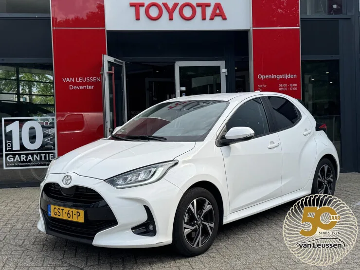 Toyota Yaris (2024) — foto 1