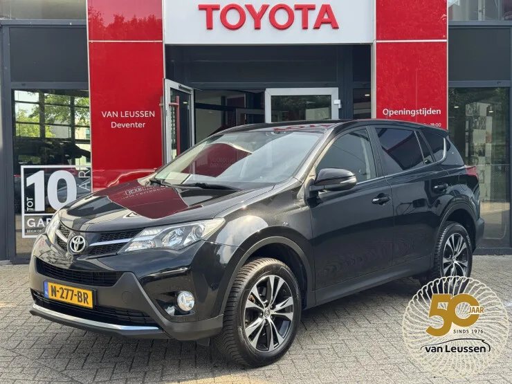 Toyota RAV4 (2015) — foto 1