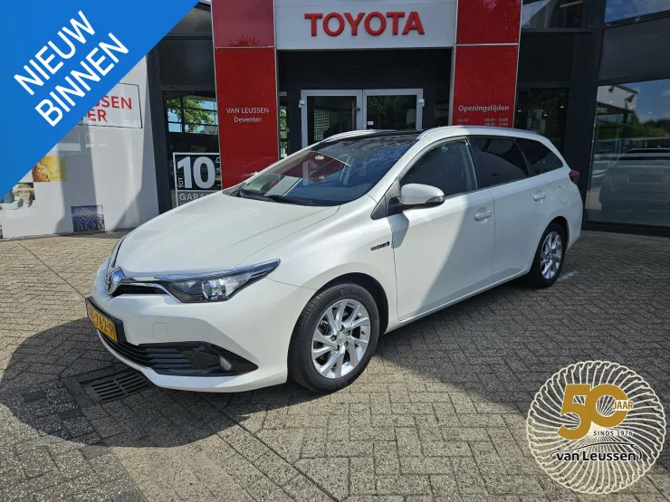 Toyota Auris (2015) — foto 1