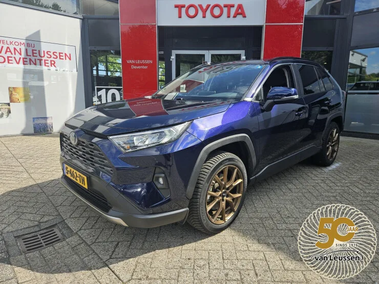 Toyota RAV4 (2023) — foto 1