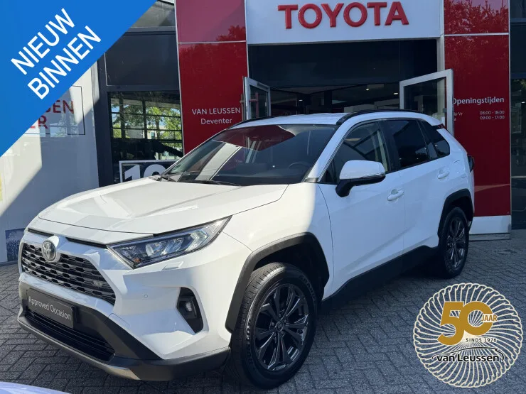 Toyota RAV4 (2023) — foto 1