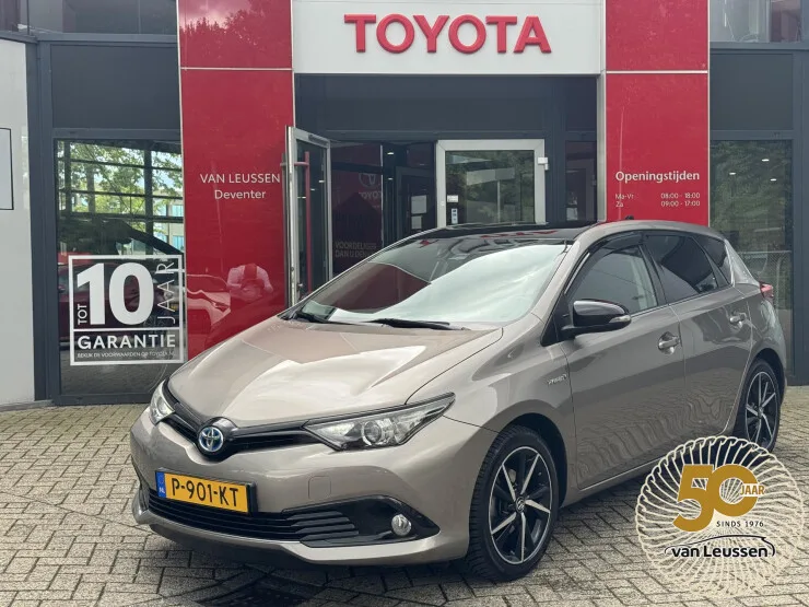 Toyota Auris (2015) — foto 1