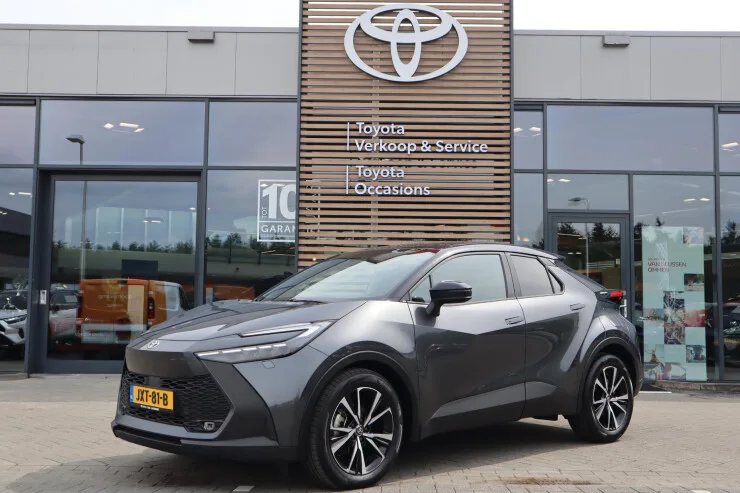 Toyota C hr (2024) — foto 1
