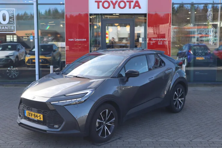 Toyota C hr (2024) — foto 1