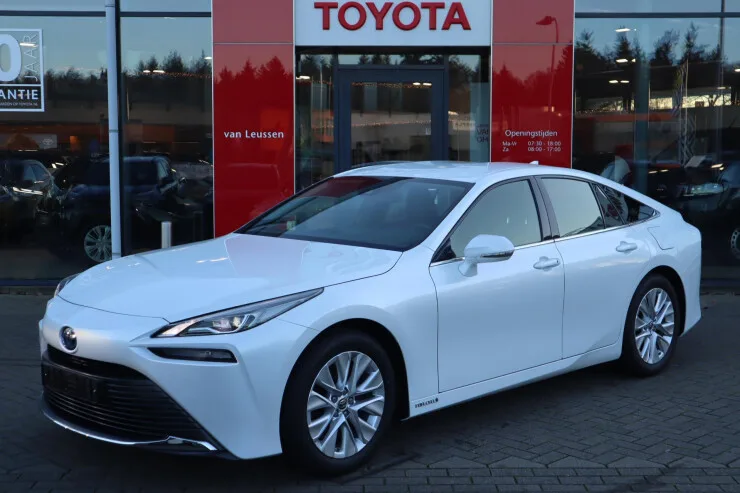 Toyota Mirai (2022) — foto 1