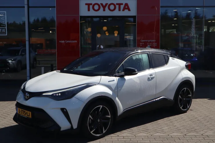 Toyota C hr (2021) — foto 1