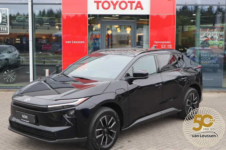 Toyota bZ4X (2026) — foto 1