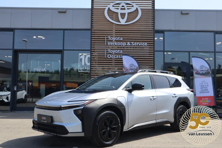 Toyota bZ4X (2026) — foto 1