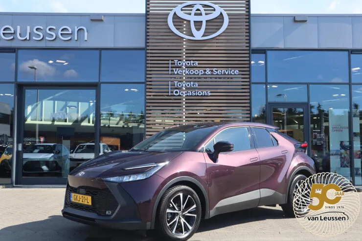 Toyota C hr (2024) — foto 1
