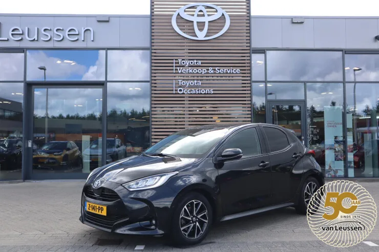 Toyota Yaris (2023) — foto 1
