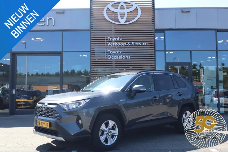 Toyota RAV4 (2021) — foto 1