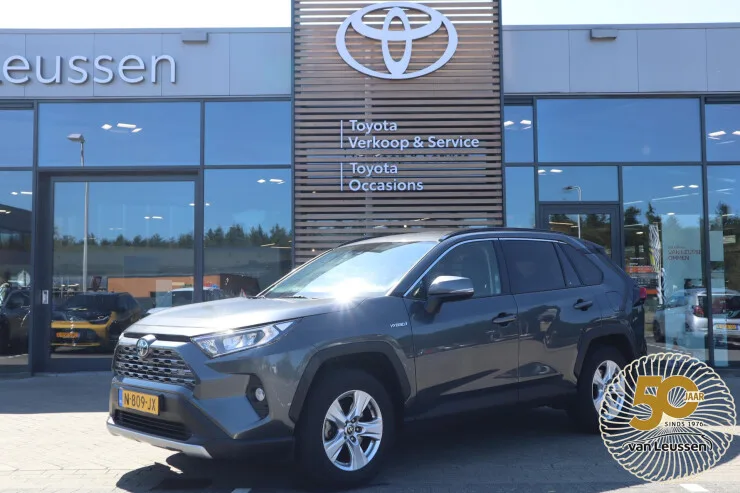 Toyota RAV4 (2021) — foto 1
