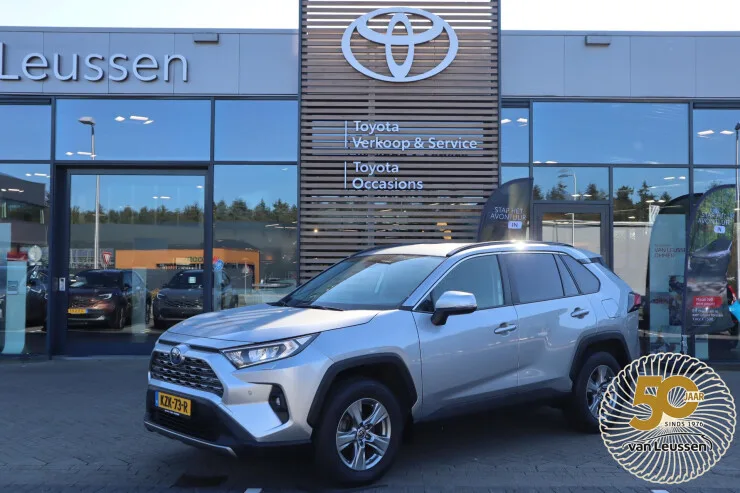 Toyota RAV4 (2024) — foto 1