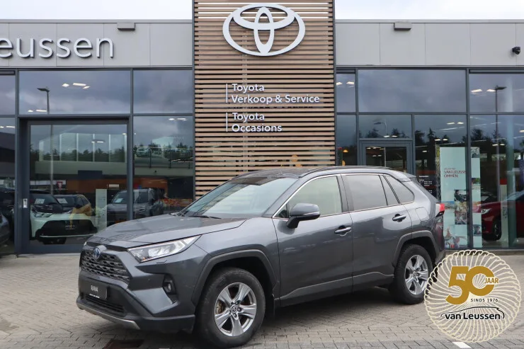 Toyota RAV4 (2024) — foto 1