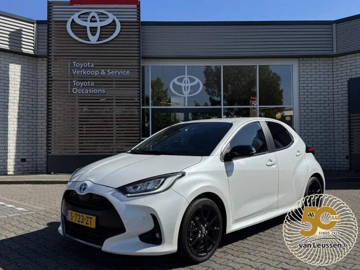 Toyota Yaris (2023) — foto 1