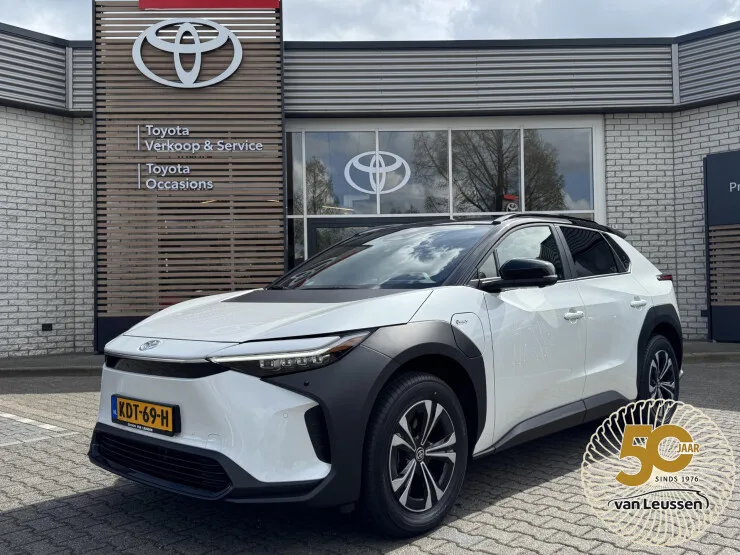 Toyota bZ4X (2026) — foto 1