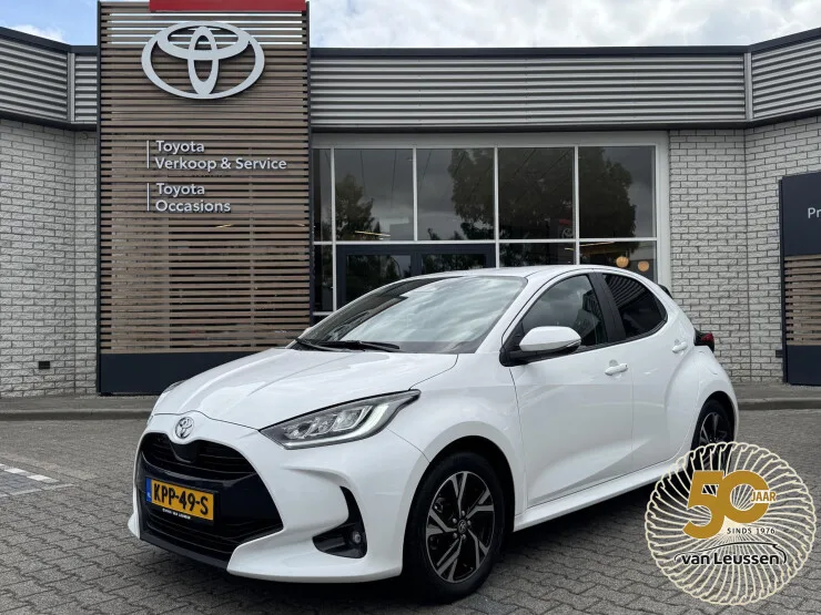 Toyota Yaris (2025) — foto 1